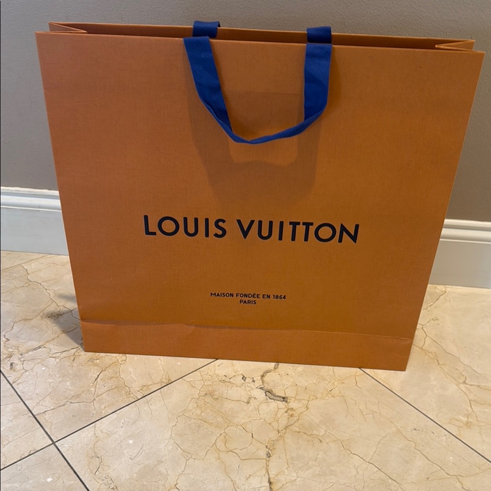 Louis Vuitton Shopping bags 19hx20w